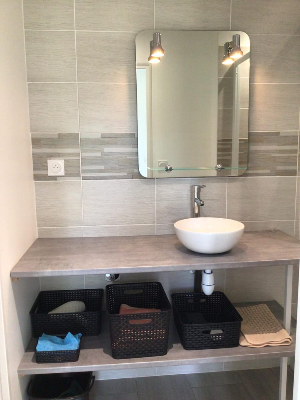 Bathroom, towels