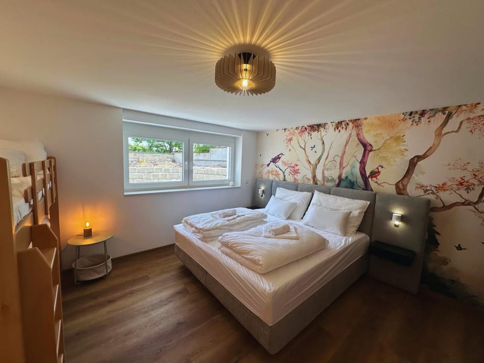 Bed, Photo of the whole room, Bedroom, towels