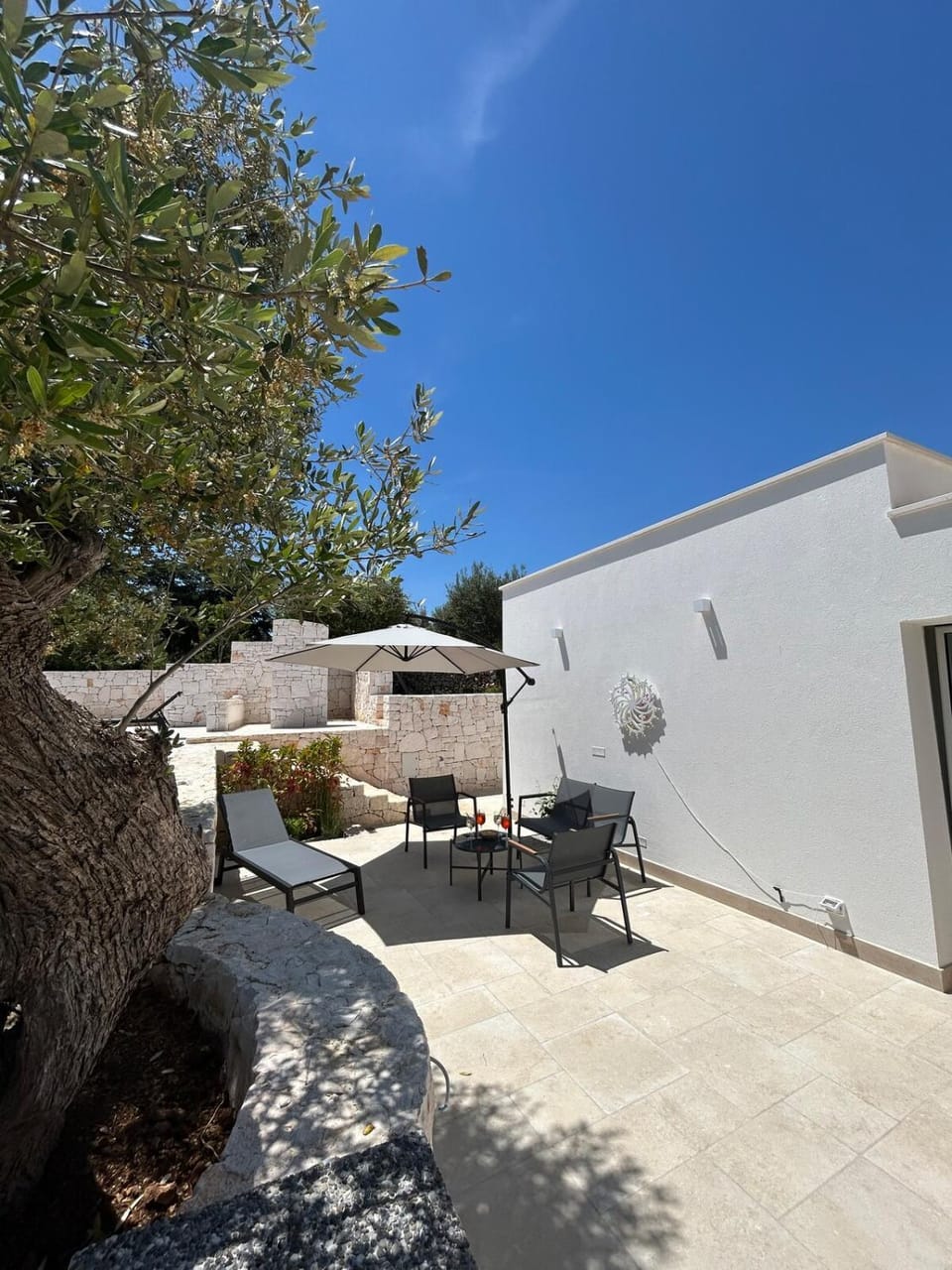 Property building, Patio, Garden, Dining area