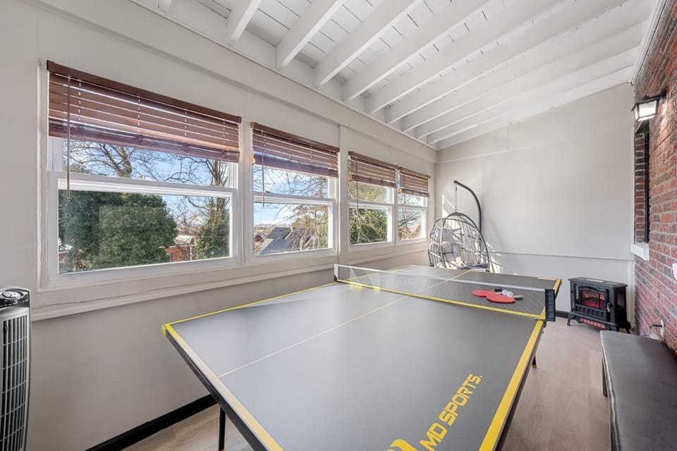 Game Room, Balcony/Terrace