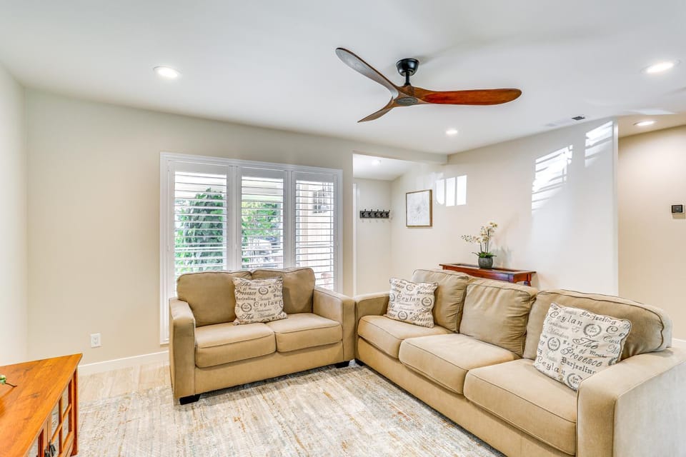 Walk to Park & Aquatic Center: Airy Redding Home! House in Redding