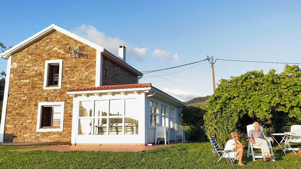 The Cliffs - Cedeira Bay House in Galicia