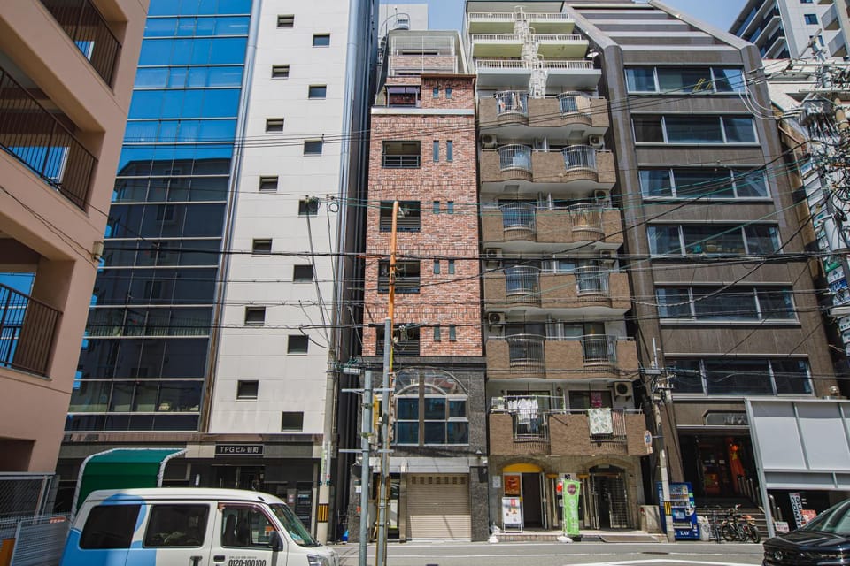 Property building, Neighbourhood, City view, Location