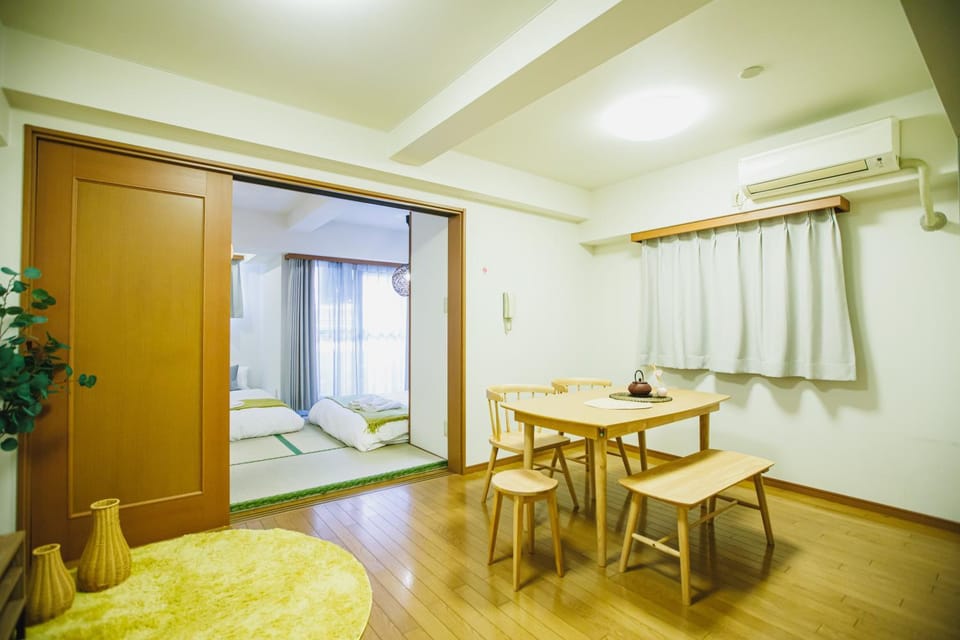 Bed, Living room, Dining area, air conditioner