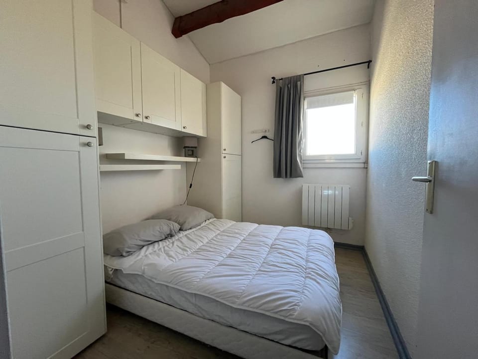 Sète: 2 pièces mezzanine à 300m de la plage avec parking sécurisé - FR-1-338-621 Apartment in Occitanie