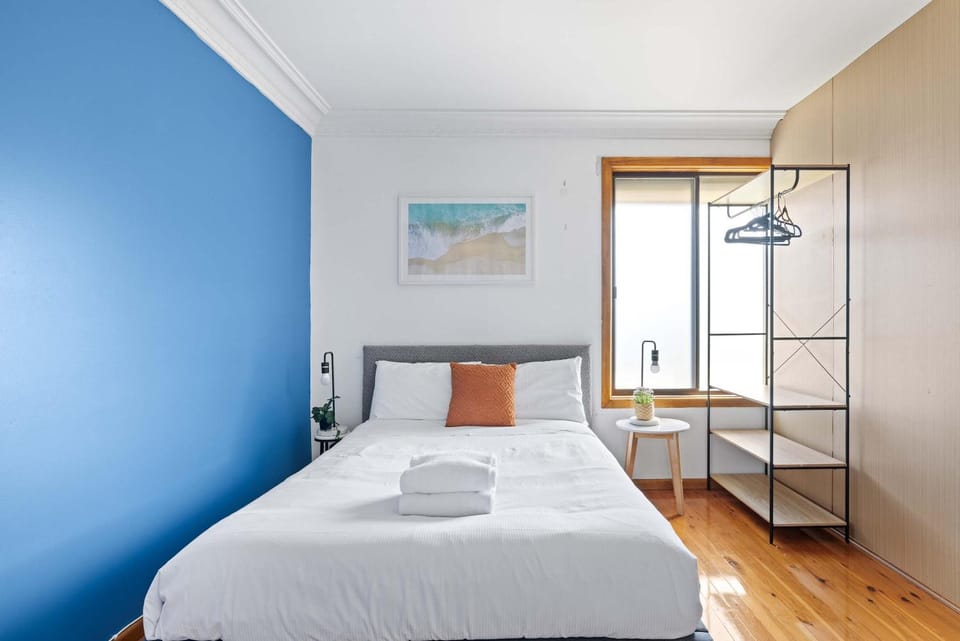 Peaceful & Central Stay in Liverpool - Private Double Room - Shared Bathroom Bed and Breakfast in Sydney