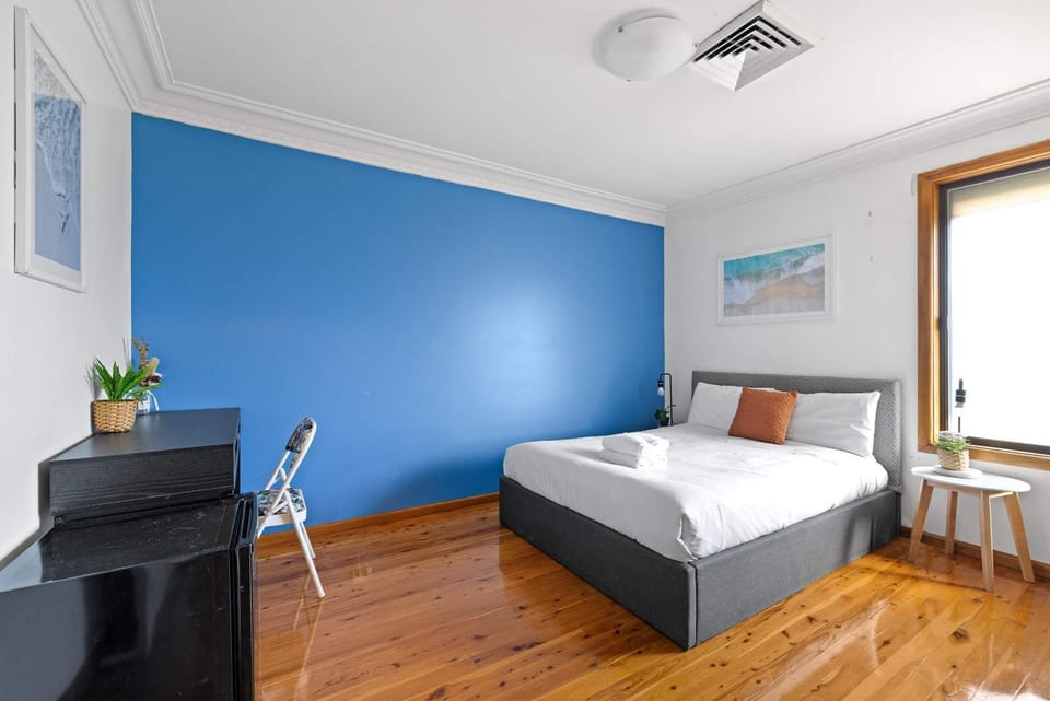 Peaceful & Central Stay in Liverpool - Private Double Room - Shared Bathroom Bed and Breakfast in Sydney