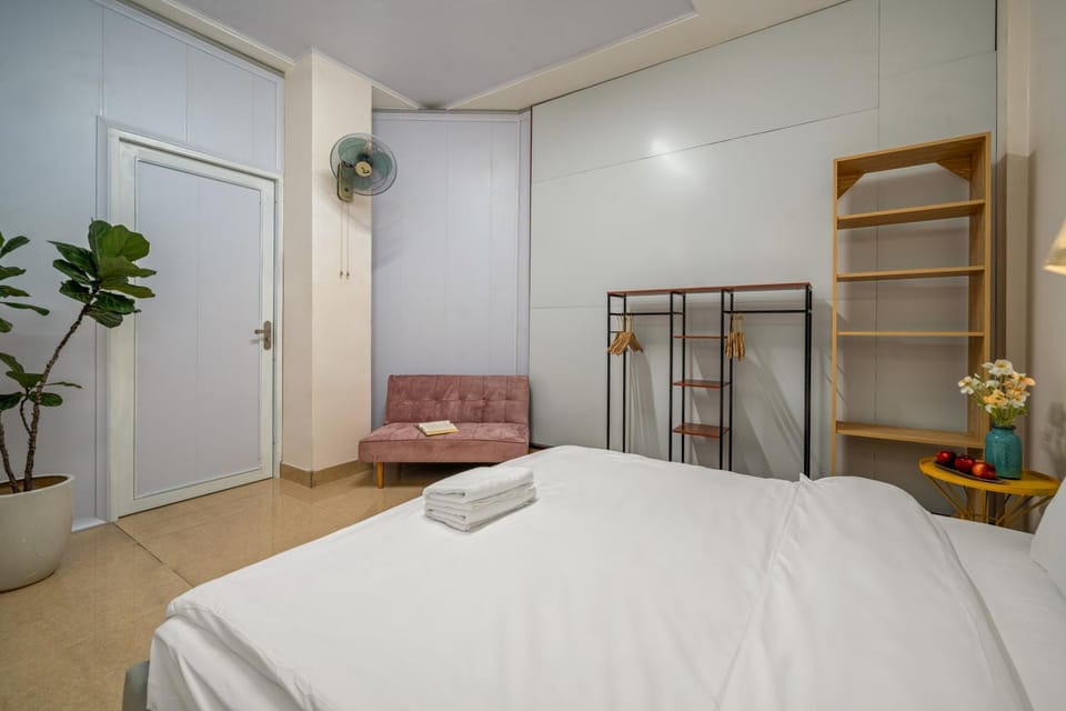 Bed, Photo of the whole room, Bedroom, towels, wardrobe