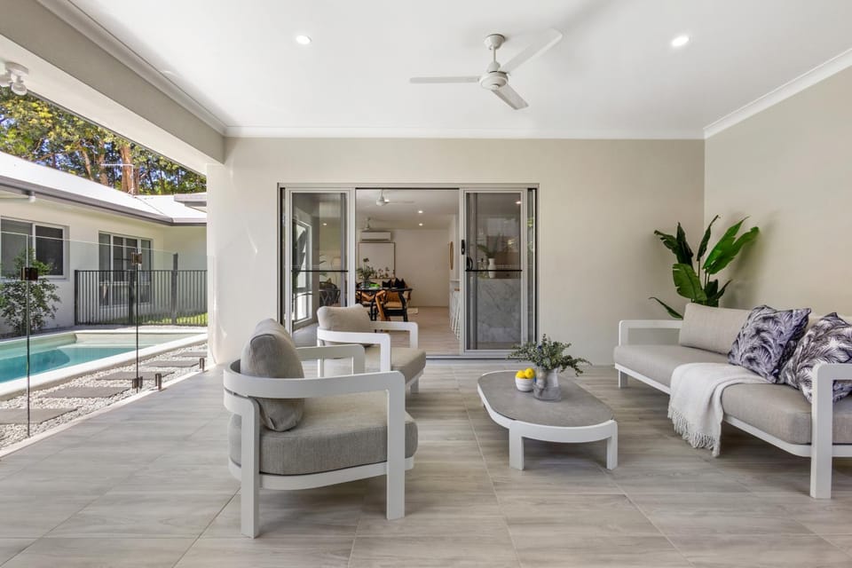 St Crispins Villa 2 with private heated Pool Villa in Port Douglas