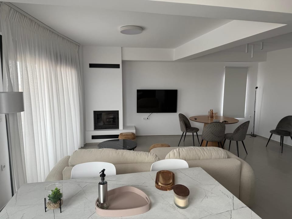Luxury Loft 7-8 Apartment in Trikala