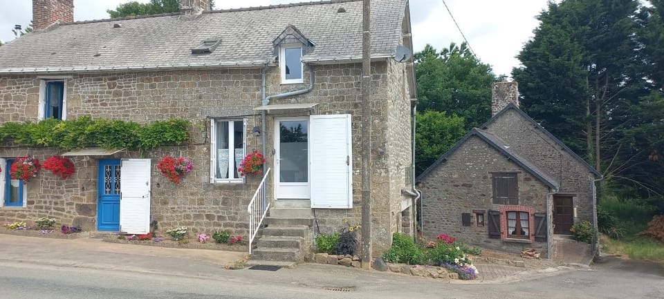 gîte de LA LANFRAYERE House in Pays de la Loire