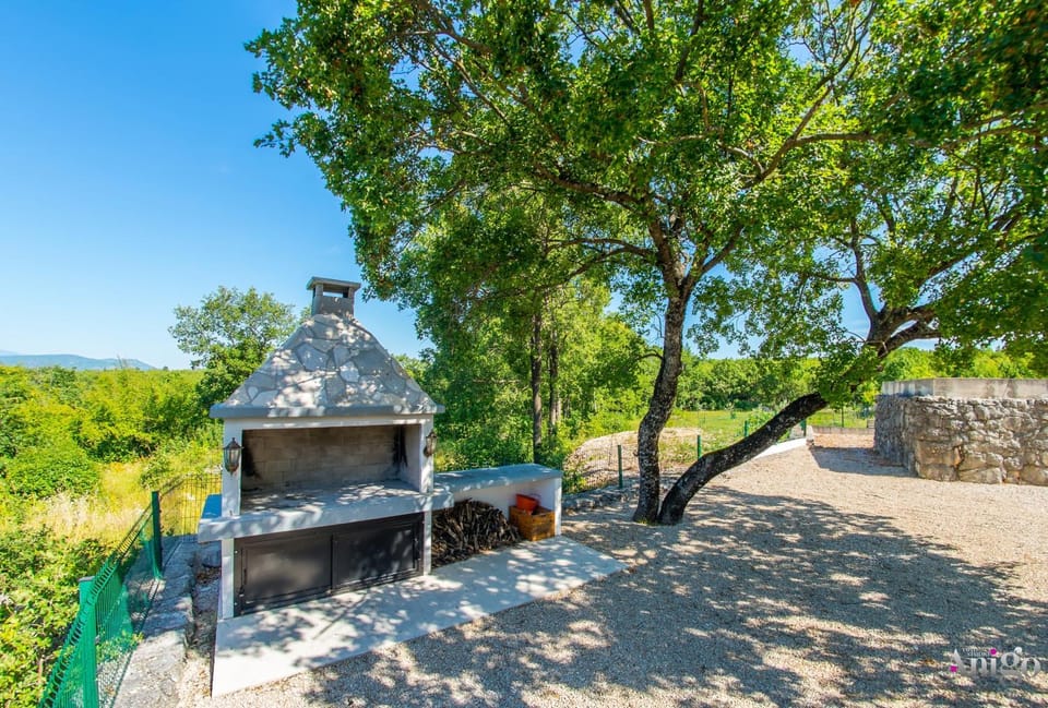 BBQ facilities, BBQ facilities