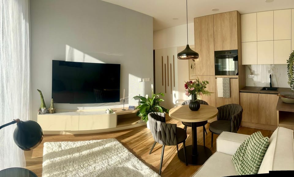TV and multimedia, Dining area