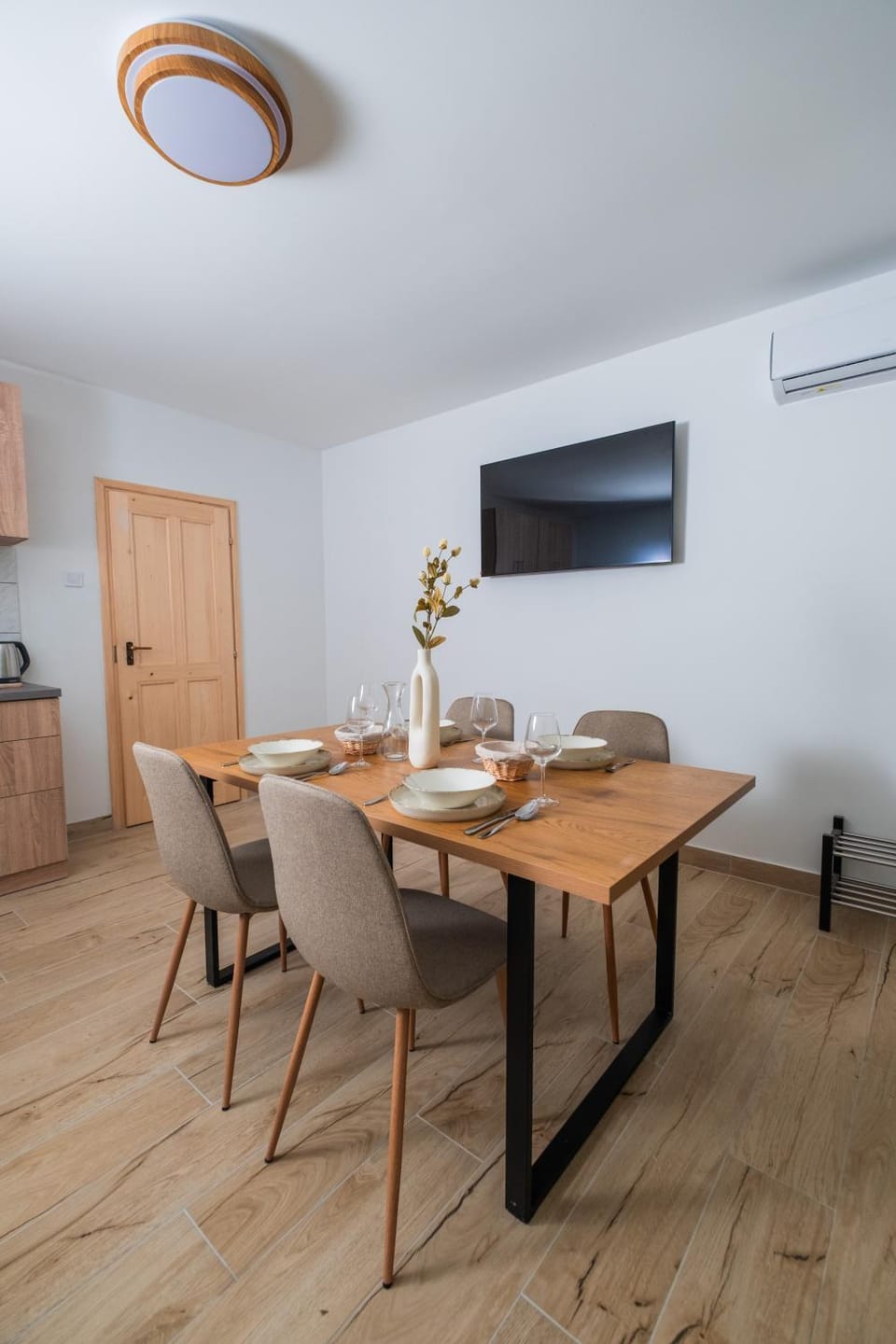 TV and multimedia, Kitchen or kitchenette