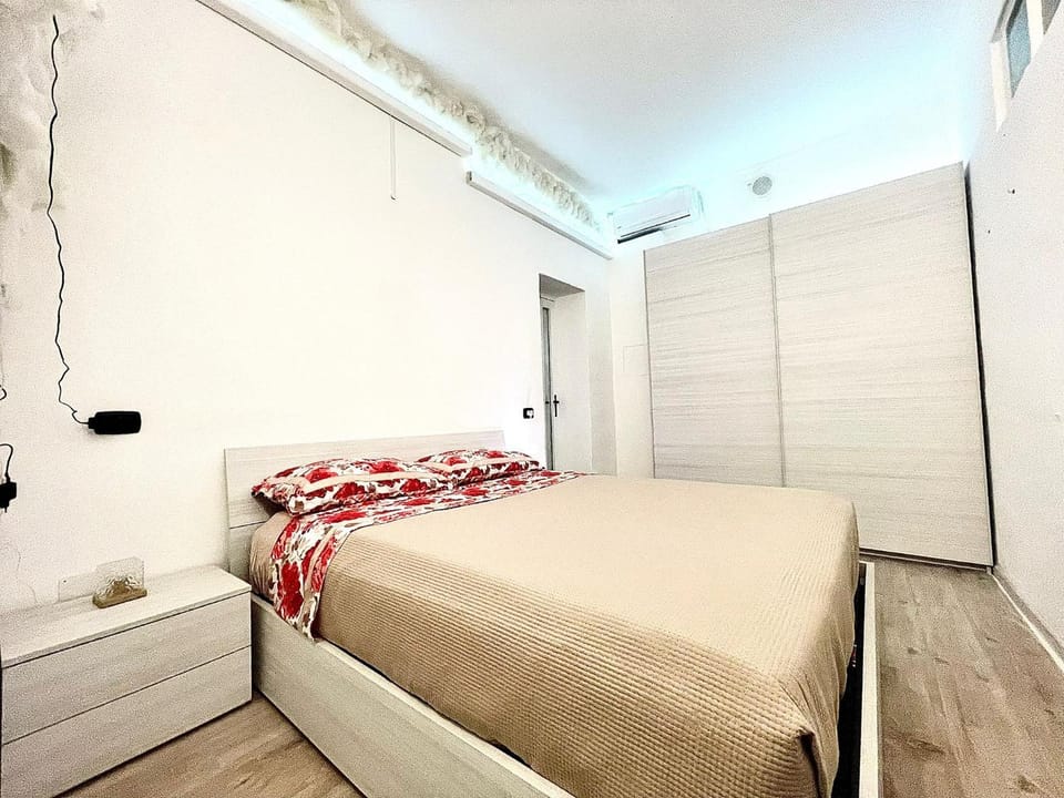Photo of the whole room, wardrobe