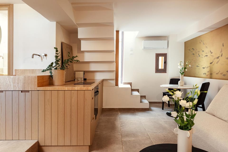 Sea Path VII Rethymno old town luxury Maisonette steps to beach House in Rethymno