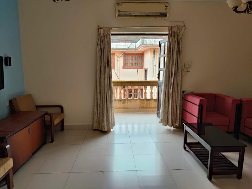 Living room, Seating area, air conditioner