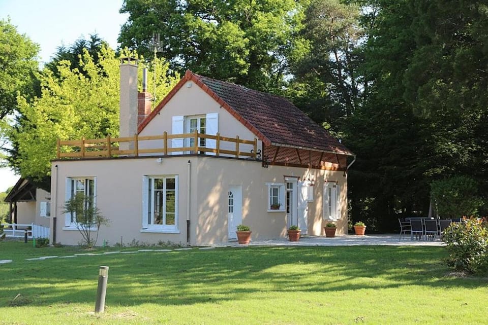 Domaine de la Caillardière House in Gien