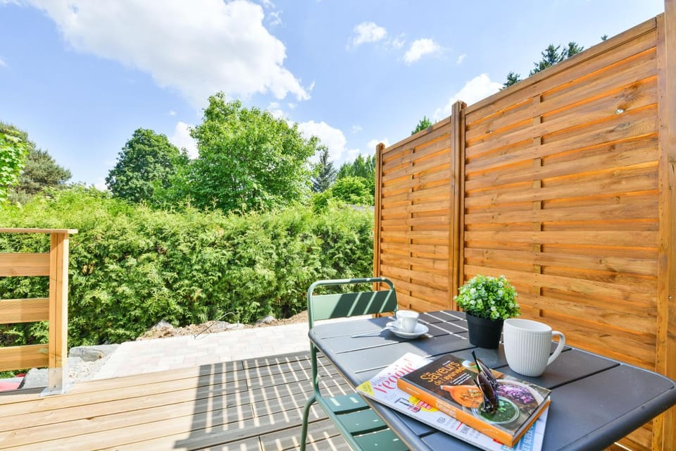 Patio, View (from property/room), Balcony/Terrace, Food and drinks, Dining area, Garden view