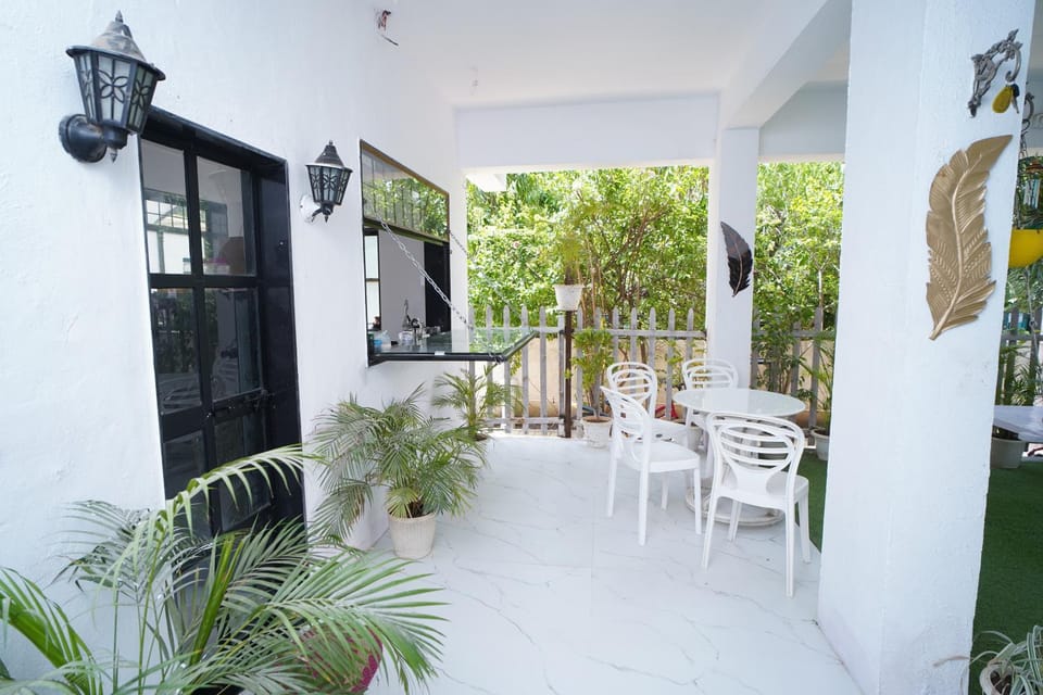 Dining area, Garden view