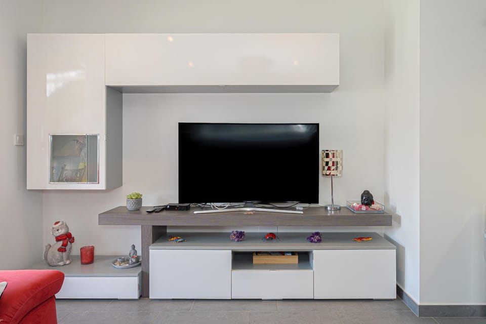 Communal lounge/ TV room, Living room