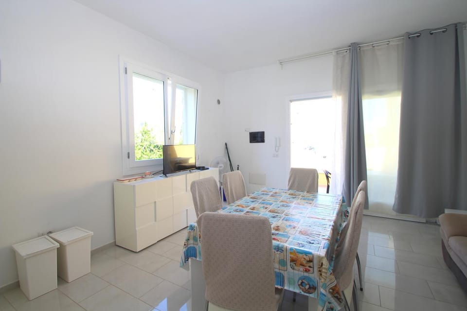 TV and multimedia, Living room, Dining area