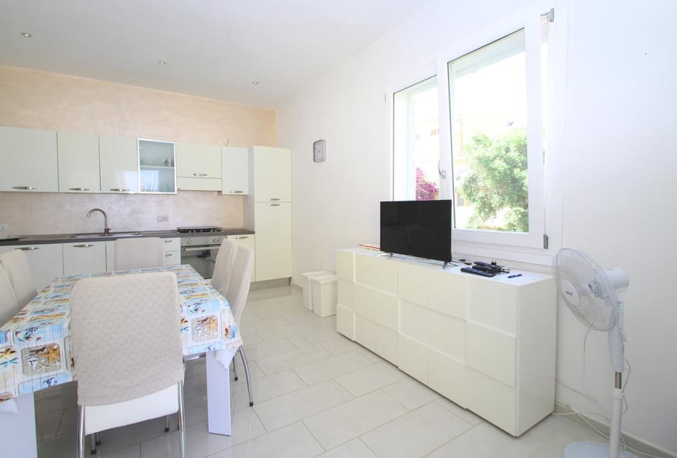 TV and multimedia, Kitchen or kitchenette, Dining area