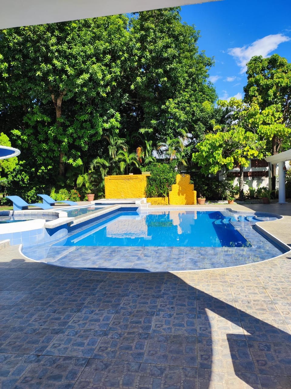 Day, Pool view, Swimming pool, sunbed