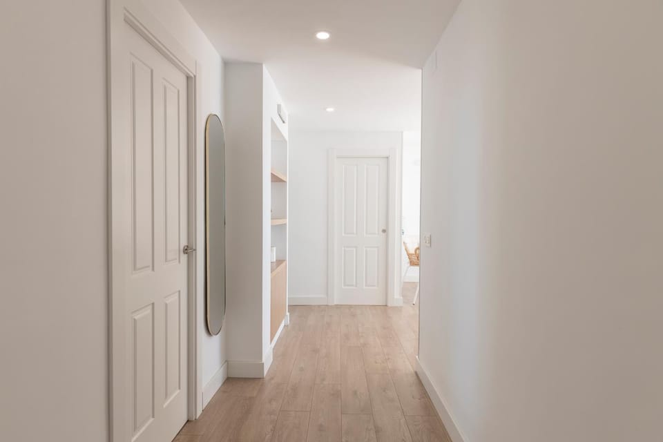 Lobby or reception, wardrobe