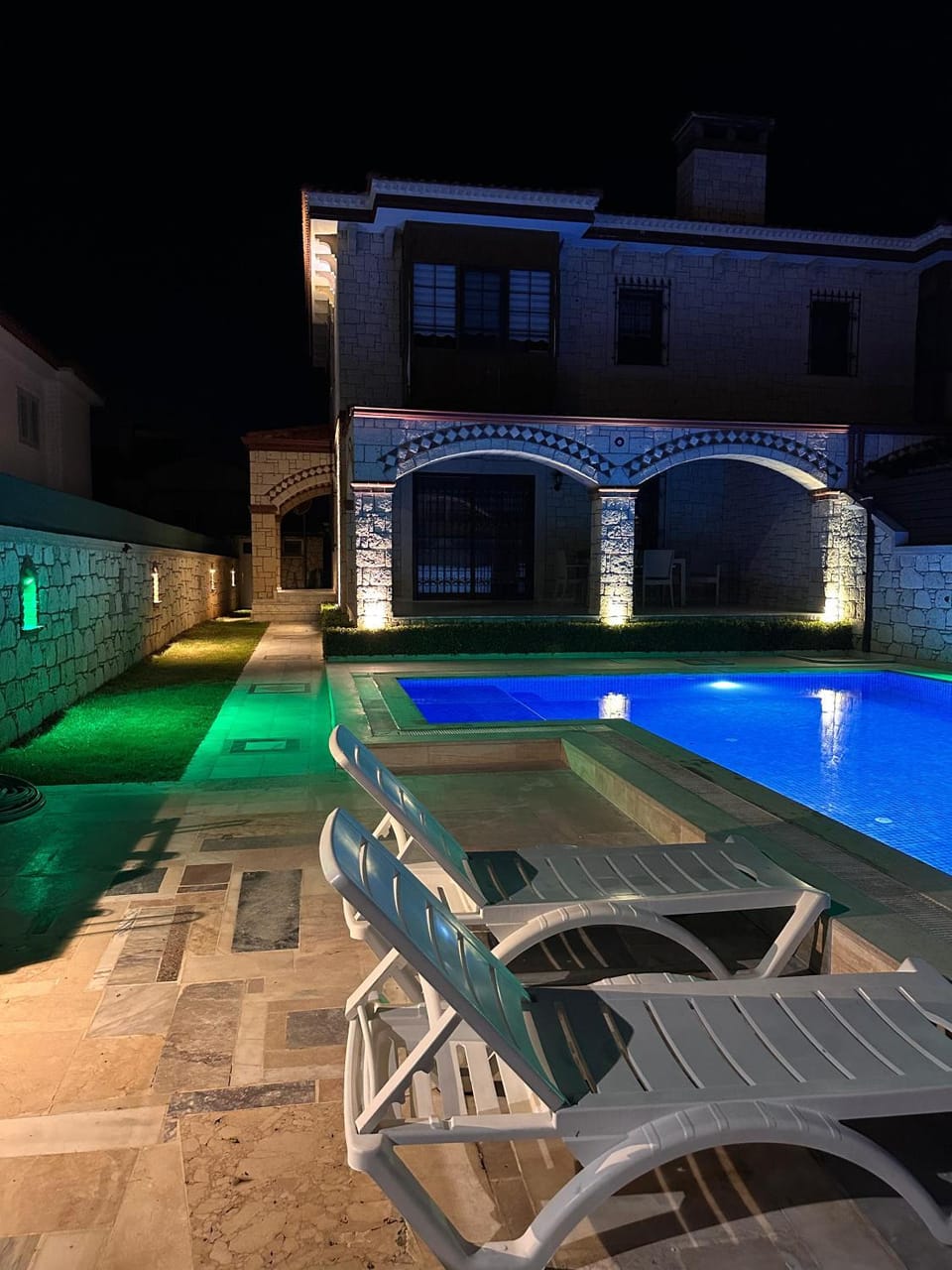 Swimming pool