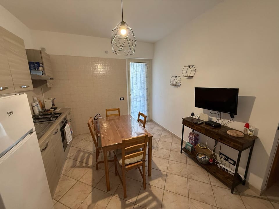 TV and multimedia, Kitchen or kitchenette, Dining area, oven, pet friendly, stove