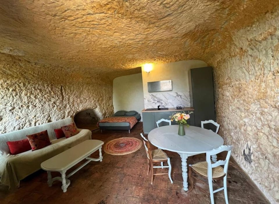 La petite Troglo House in Pays de la Loire