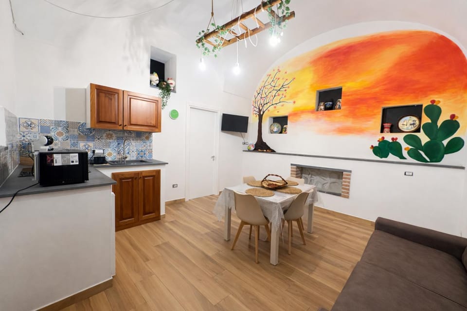 Kitchen or kitchenette, Seating area, Dining area, oven, stove
