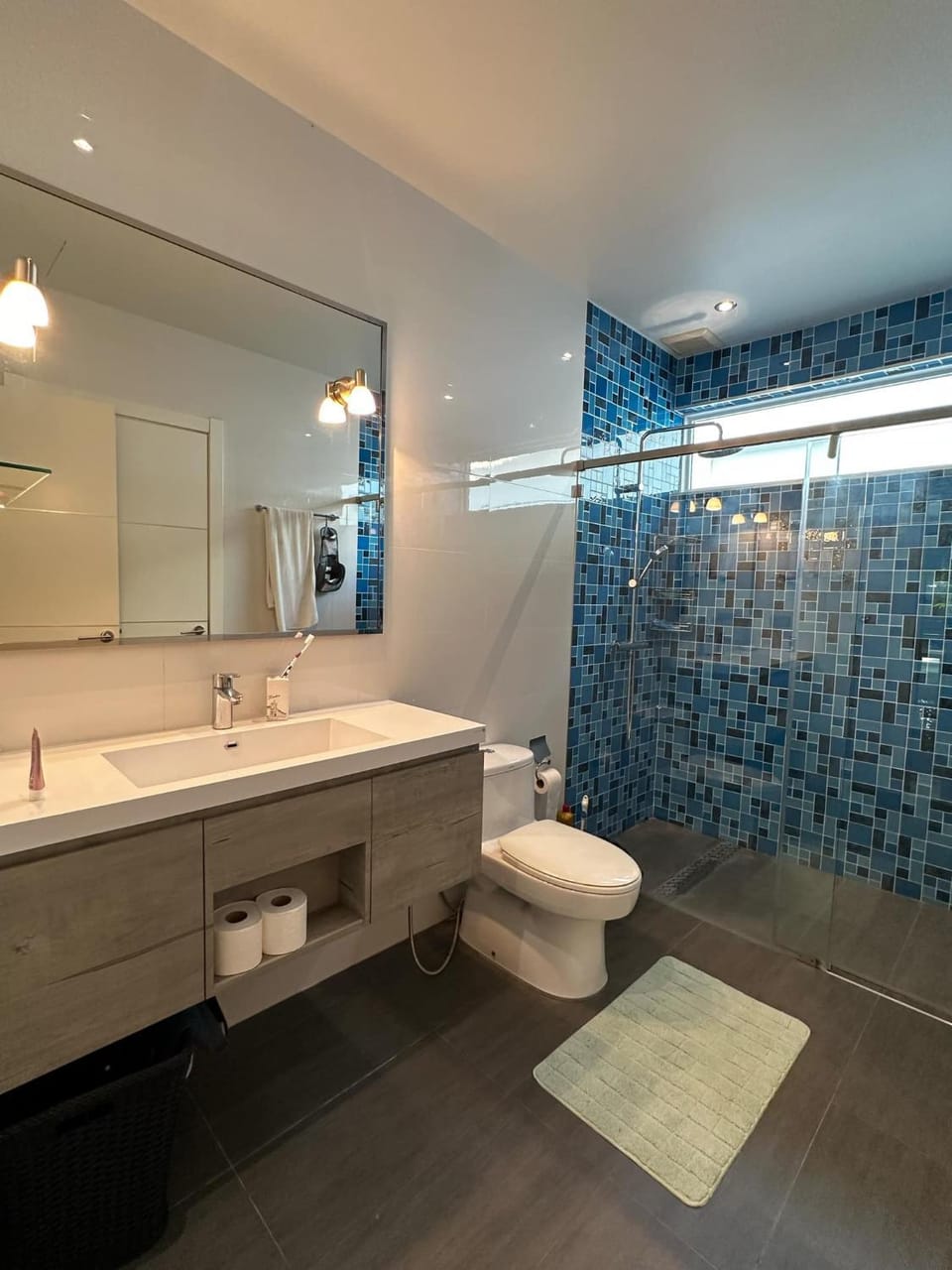 Shower, Toilet, Bathroom