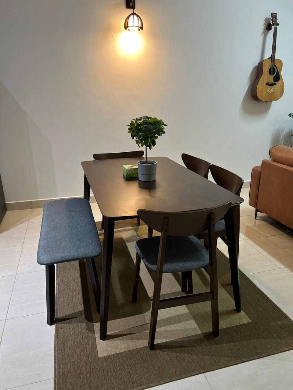Seating area, Dining area