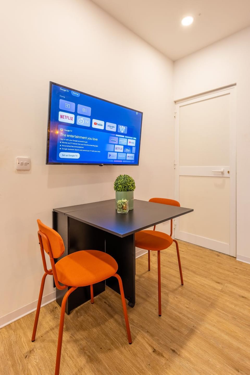 TV and multimedia, Dining area