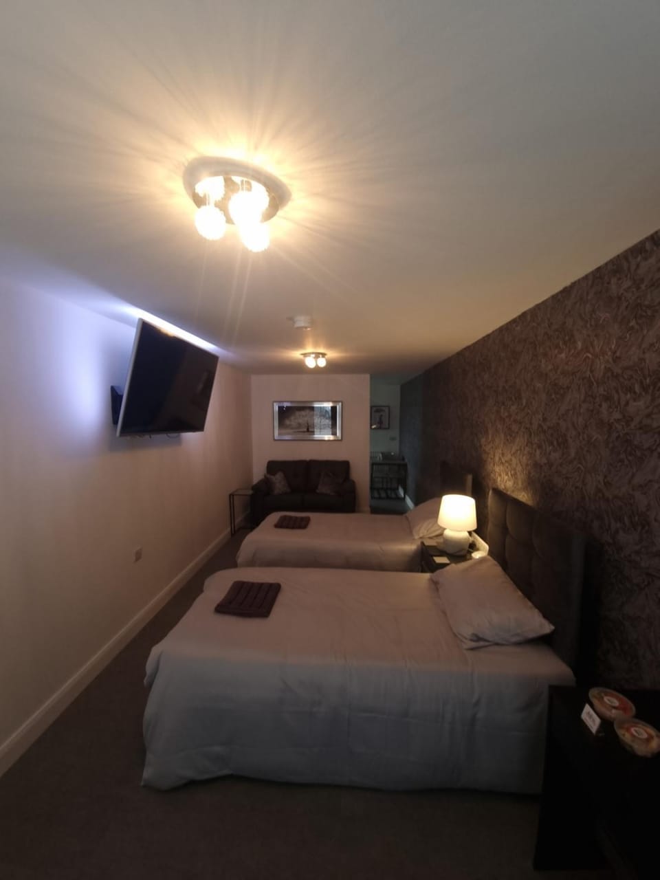 Rise at the Belfast Murals Apartment in Belfast