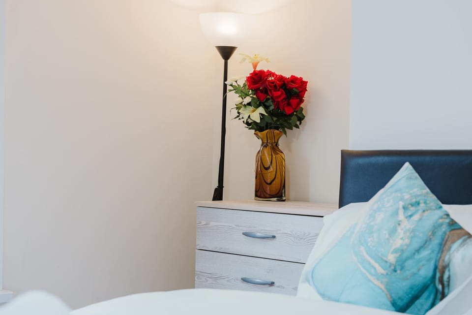 Photo of the whole room, Bedroom