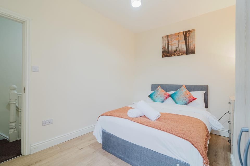 Bed, Photo of the whole room