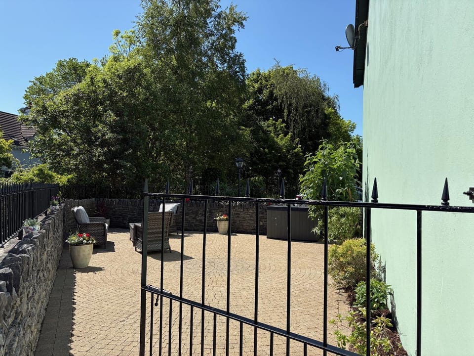 Patio, Day, Balcony/Terrace