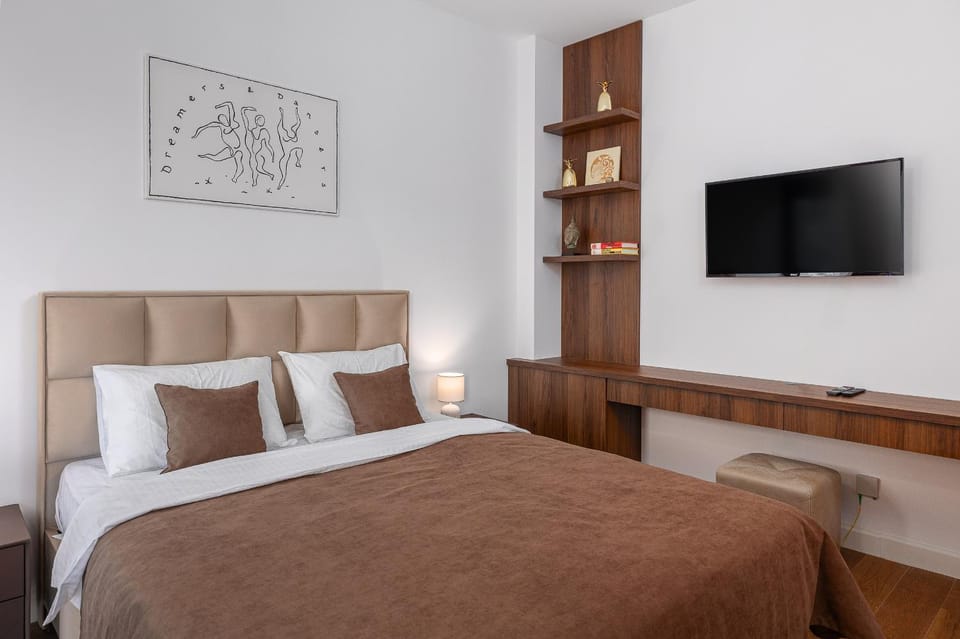 Communal lounge/ TV room, Bed, Photo of the whole room, Bedroom