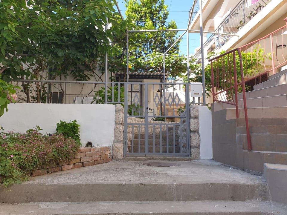 Kiwi Apartment in Ulcinj