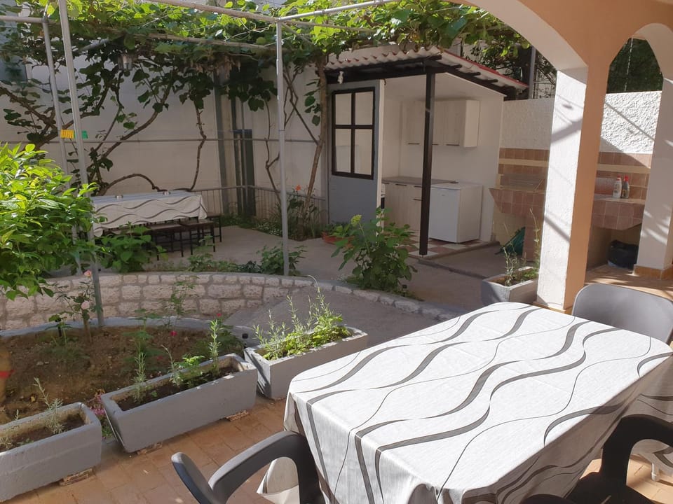 Kiwi Apartment in Ulcinj