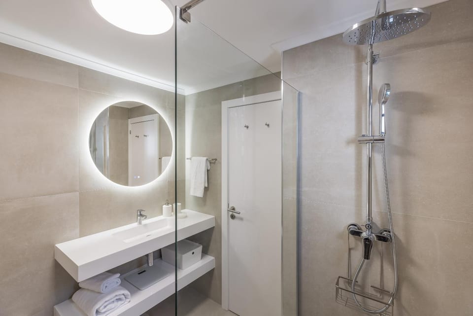 Shower, Bathroom, towels