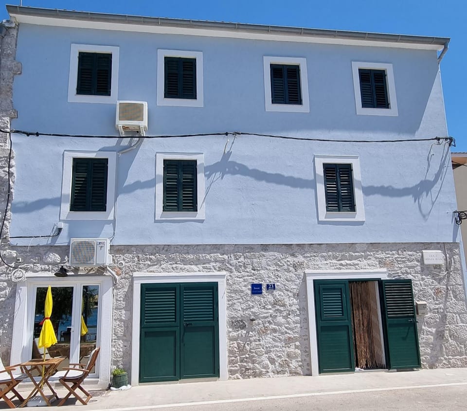 Property building, Facade/entrance
