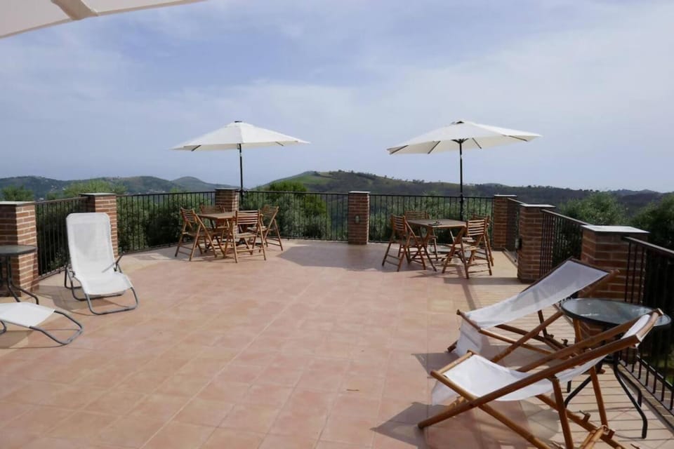 Poggio Takuna - Villa con piscina tra gli ulivi Villa in Lazio