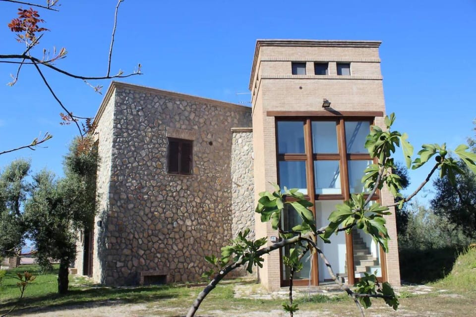 Poggio Takuna - Villa con piscina tra gli ulivi Villa in Lazio