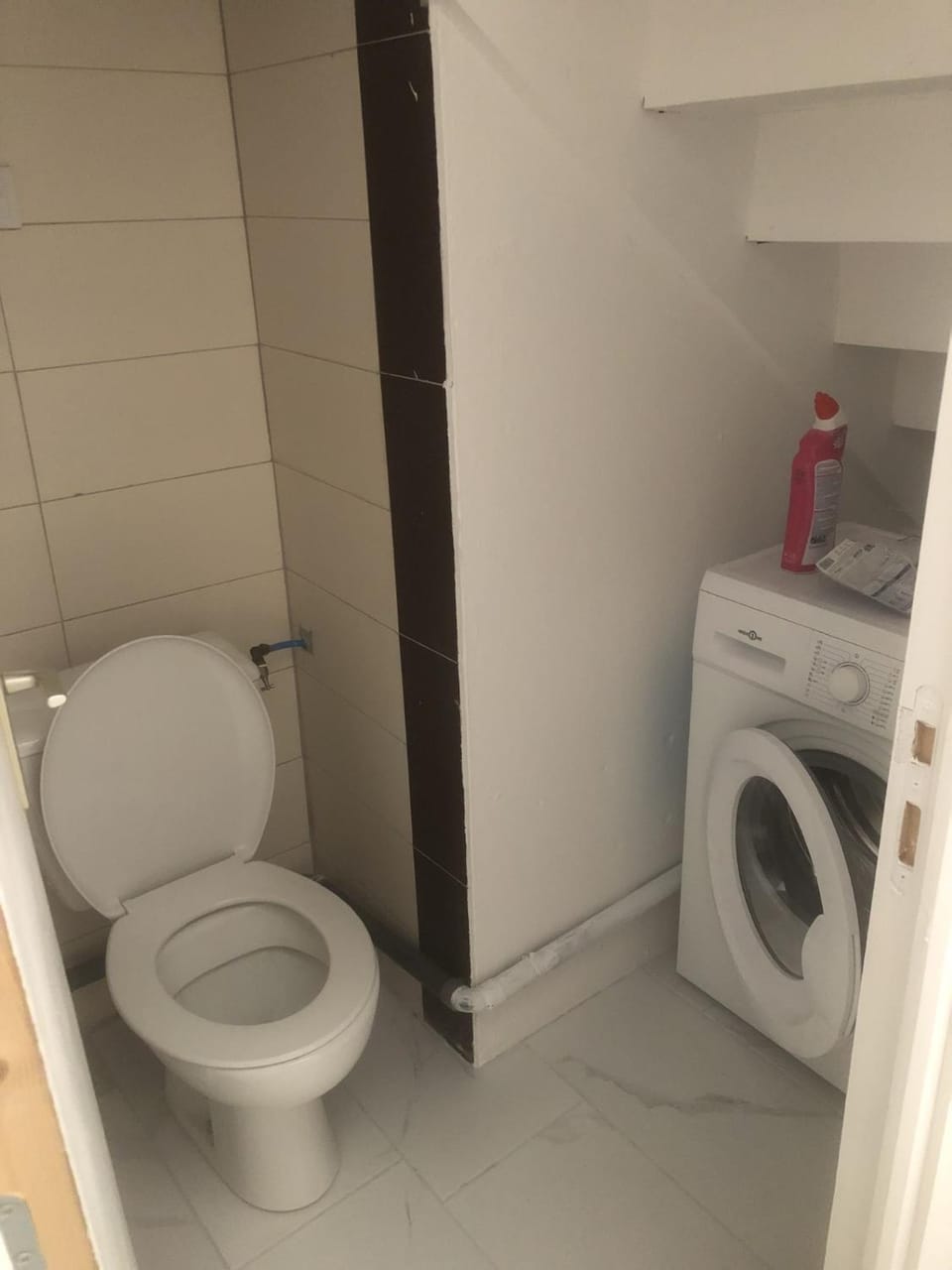 Toilet, washing machine