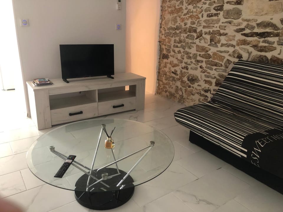 Maison de village au calme 4 personnes Apartment in Provence-Alpes-Côte d'Azur