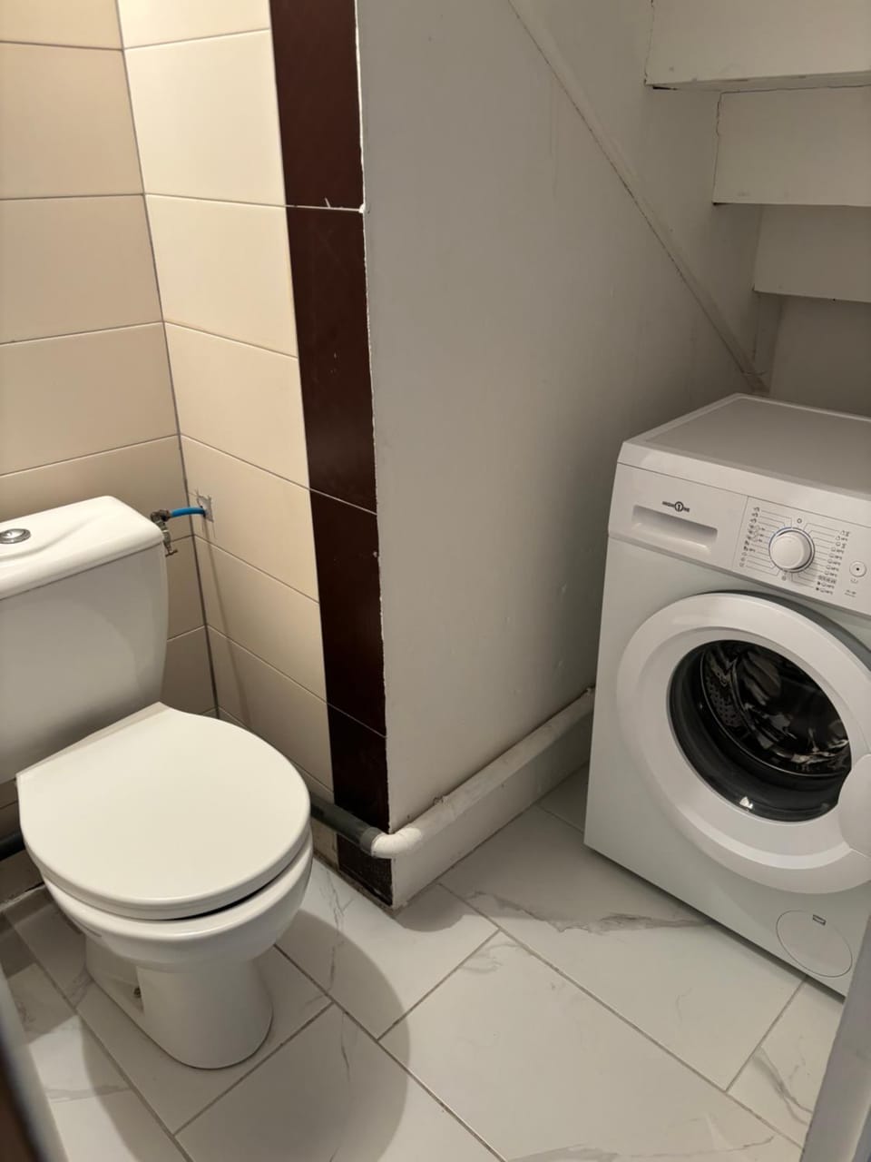 Toilet, washing machine